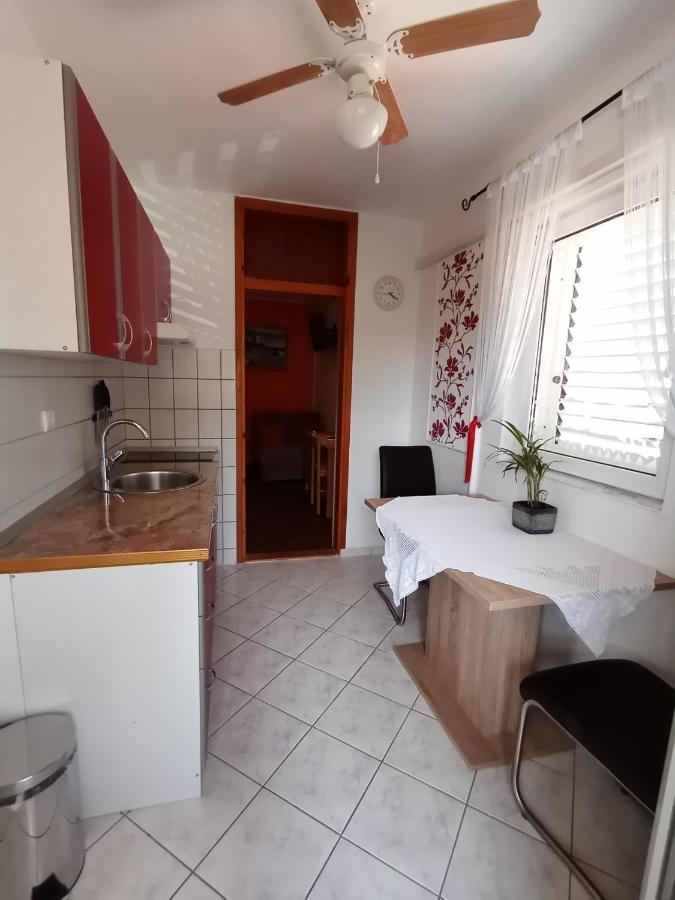 Apartments Ivankovic Stari Grad  Ngoại thất bức ảnh