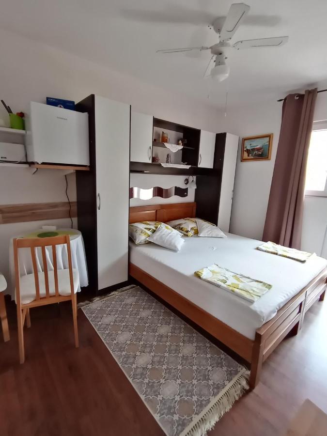 Apartments Ivankovic Stari Grad  Ngoại thất bức ảnh