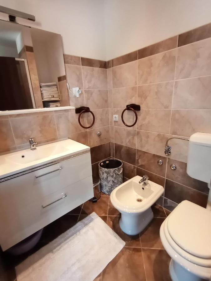 Apartments Ivankovic Stari Grad  Ngoại thất bức ảnh