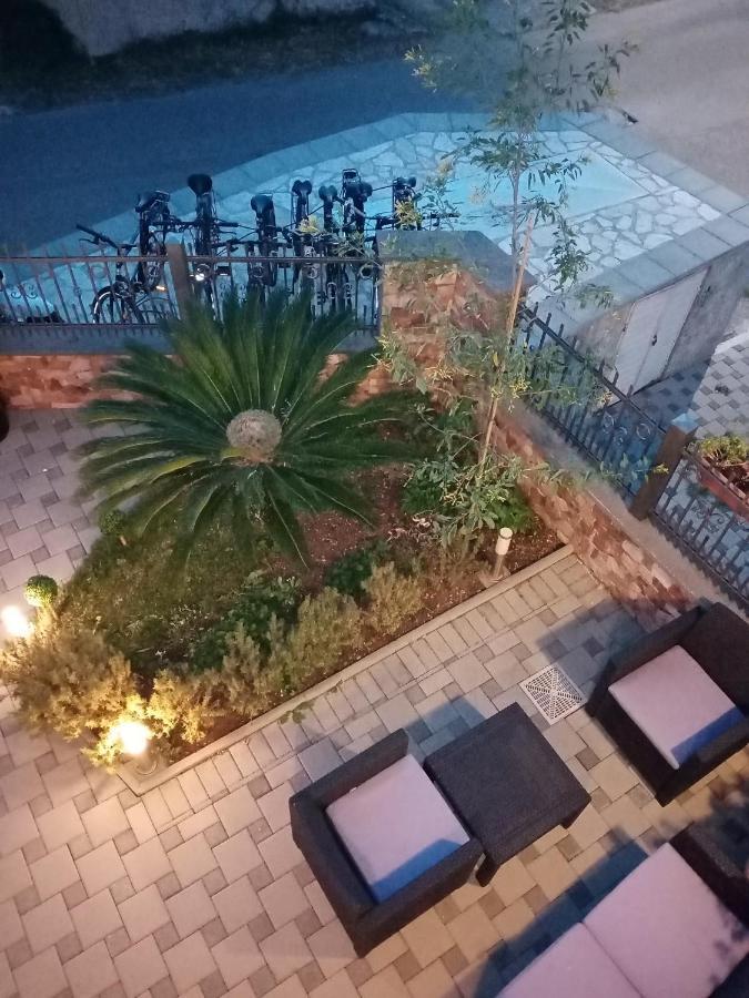 Apartments Ivankovic Stari Grad  Ngoại thất bức ảnh
