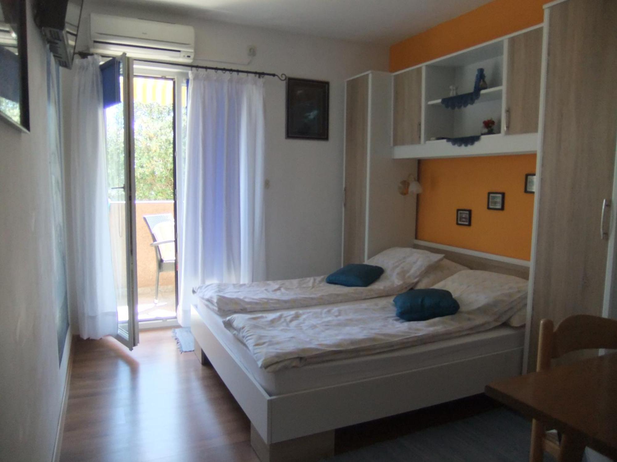 Apartments Ivankovic Stari Grad  Ngoại thất bức ảnh