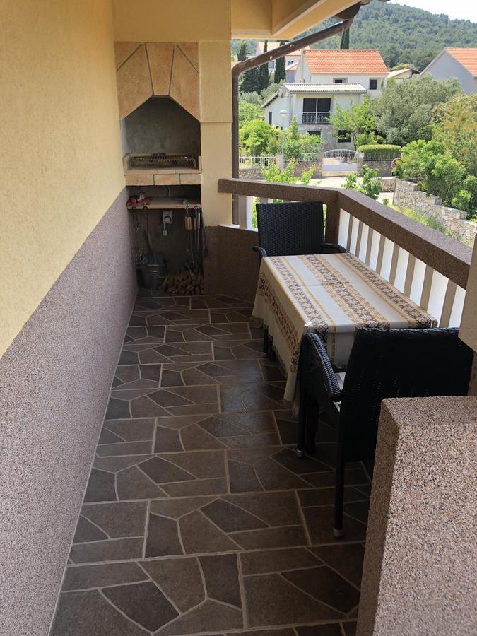 Apartments Ivankovic Stari Grad  Ngoại thất bức ảnh